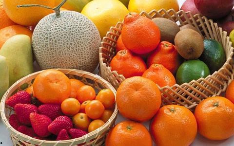 小孩可以吃瓜柿子,瓜柿子，营养又解暑的儿童佳果