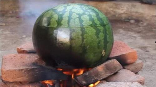 青色的瓜煮着吃